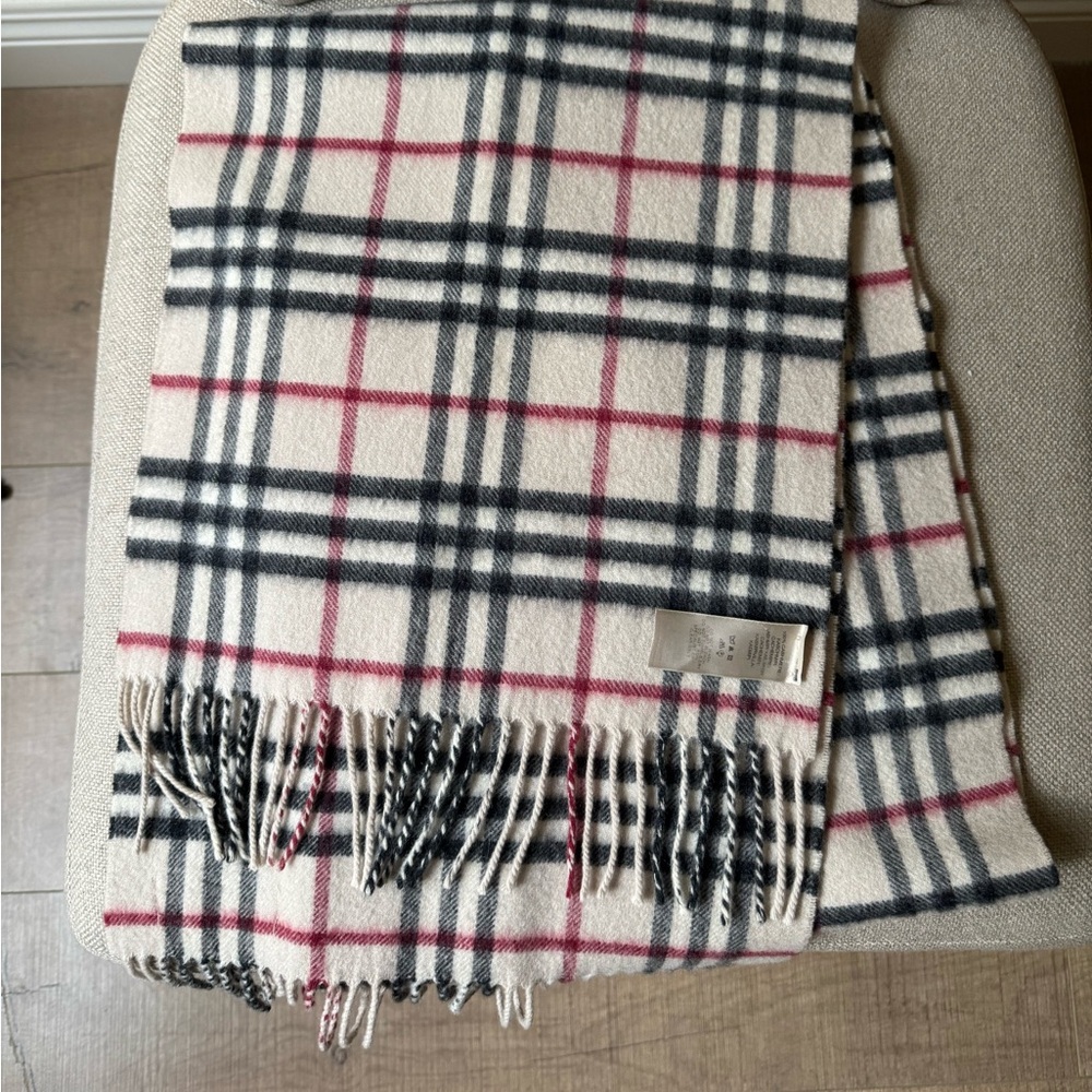 100% Authentic BURBERRY Check Cashmere Scarf!